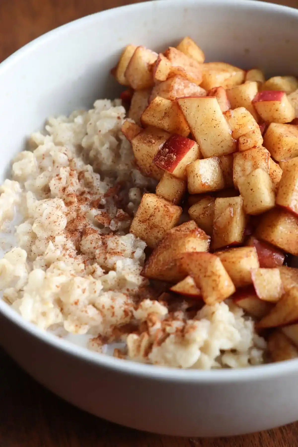 Easy Apple Cinnamon Oatmeal