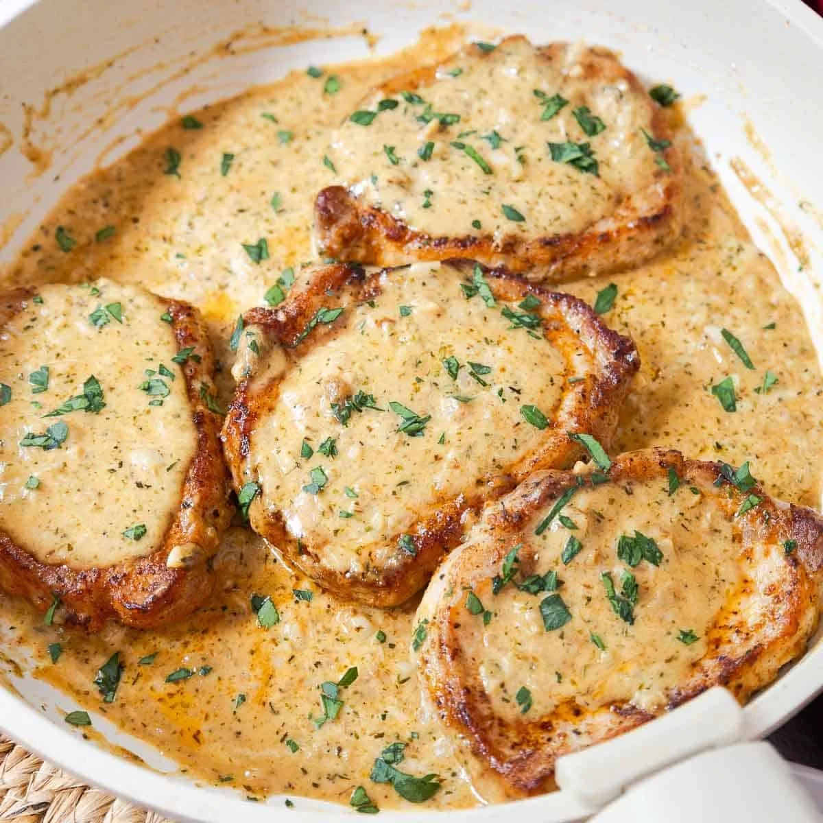 One Pan Creamy Garlic Pork Chops