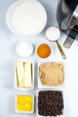Air-Fryer Bakery-Style Chocolate Chip Cookies