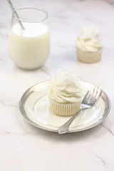 White Wedding Cake Cupcakes