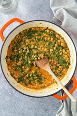 15-Minutes Spinach and Chickpea Curry 