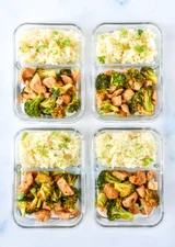 Buffalo Chicken and Broccoli Meal Prep