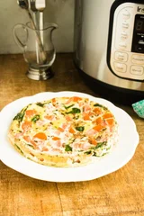 Instant Pot Tomato Bacon Spinach Frittata