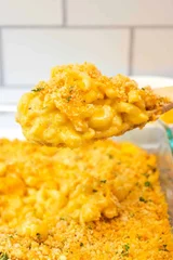 Old Fashioned Baked Mac and Cheese with Ritz Crackers