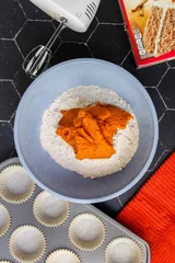 2-Ingredient Pumpkin Muffins