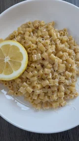 One Pot Creamy Lemon Garlic Pasta