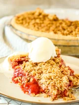 Strawberry Rhubarb Crumble Pie