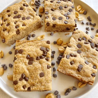 Vegan Blondies with Peanut Butter