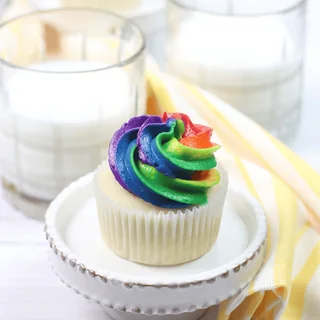 Vanilla Marshmallow Filled Cupcakes