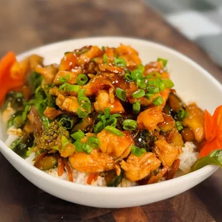 High Protein Spicy Honey Garlic Chicken Bowl
