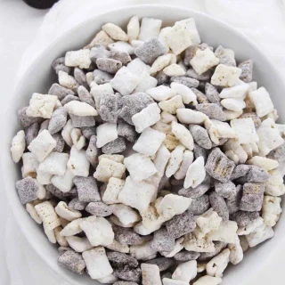 Cookies and Cream Chex Mix Muddy Buddies