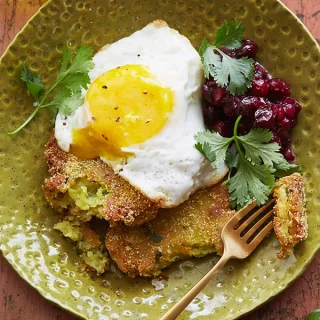Aloo Tikki Eggs Benny