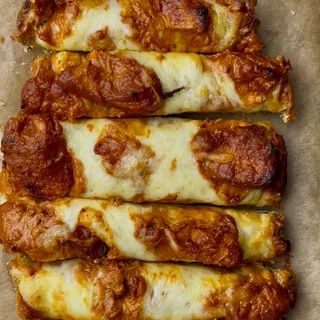 Butter Chicken Garlic Bread