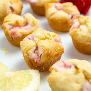 Strawberry Cheesecake Puffs