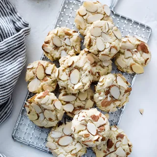 Greek Almond Cookies (Amygdalota)