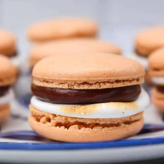 S'mores Macarons Recipe
