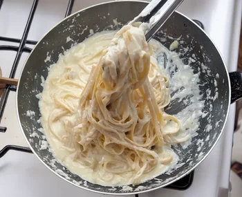 Extra Creamy Alfredo Fettuccine