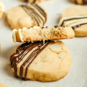 Macadamia Nut Shortbread Cookies