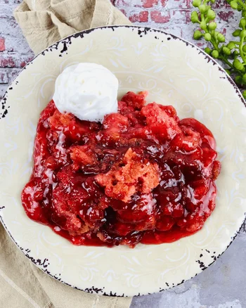 Crock Pot Strawberry Dump Cake