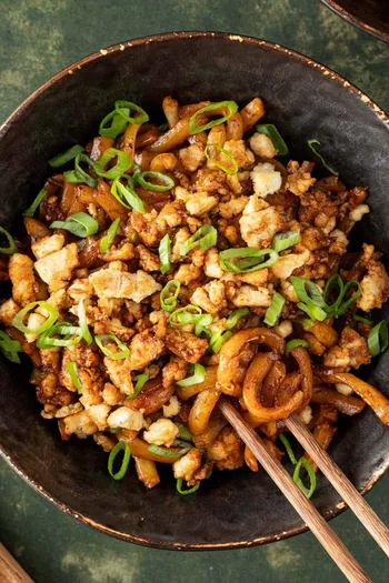 Chili Garlic Noodles with Tofu