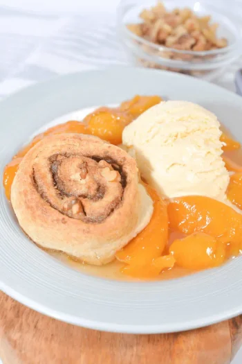 Old Fashioned Peach Cobbler
