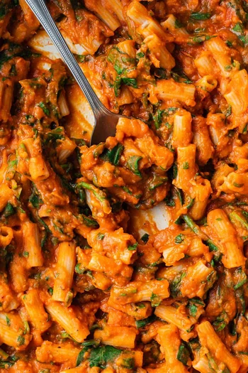 Easy Creamy Tomato Pasta