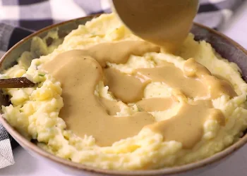 Easy Vegan Gravy