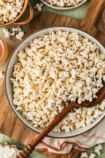 Homemade Cheddar Popcorn
