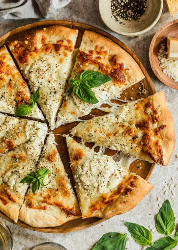 Cacio e Pepe Pizza