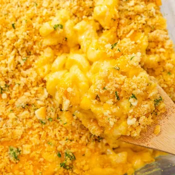Old Fashioned Baked Mac and Cheese with Ritz Crackers