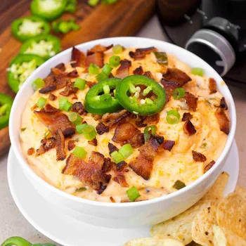 Crockpot Jalapeño Popper Dip with Bacon