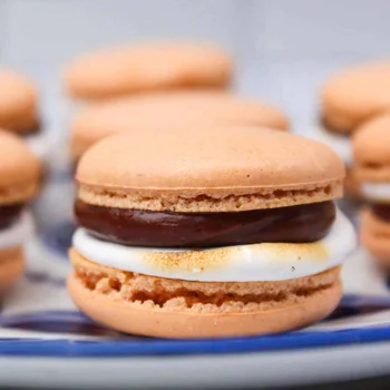 S'mores Macarons Recipe