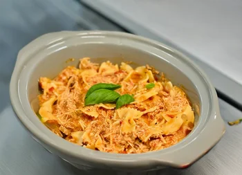 Creamy Tomato Basil Chicken Pasta (Crockpot)
