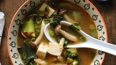 Easy Miso Soup with Veggies & Tofu